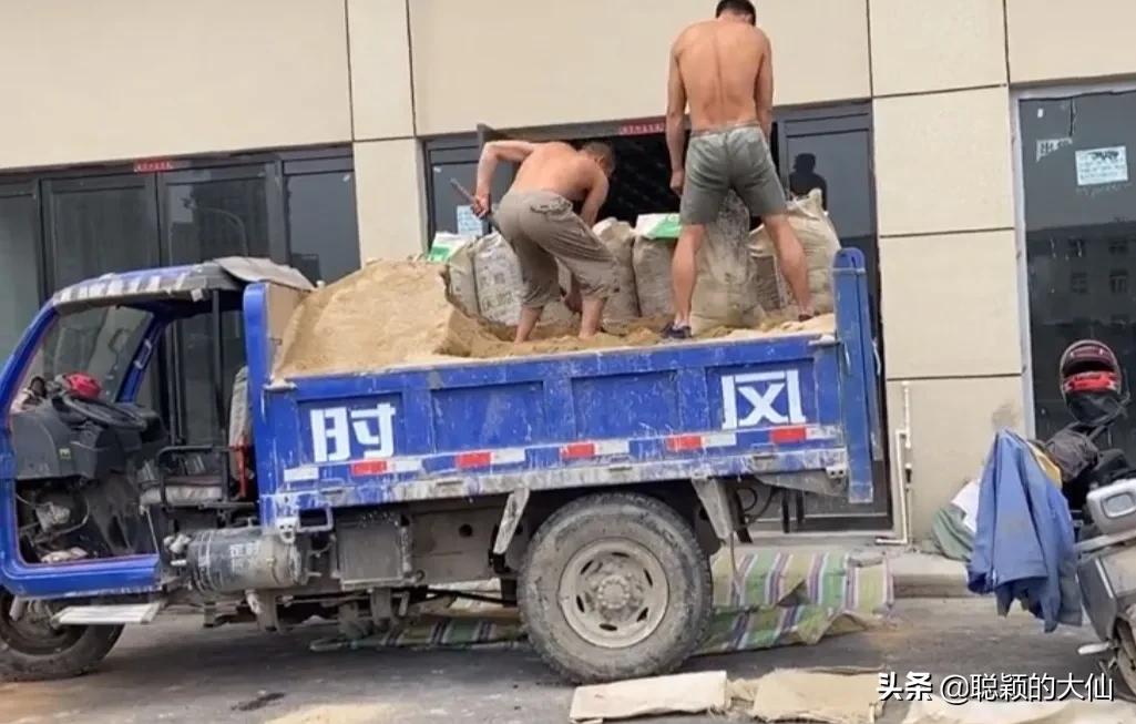 一袋沙子搬六楼大约多少钱,搬一袋沙子上6楼多少钱