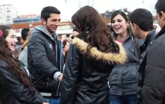 世界上唯一合法的新娘市场，2万随便挑，支持“验货退货”