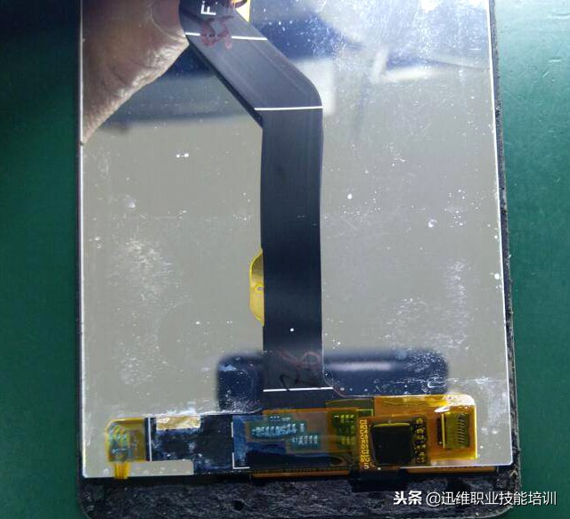 荣耀play5手机进水触屏失灵怎么办,华为手机荣耀5进水触摸屏失灵