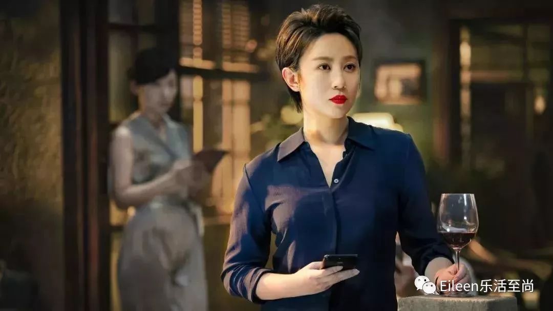 曾被劝整容，坚守姐弟恋，36亿喜剧女王马丽逆流而上自有精彩