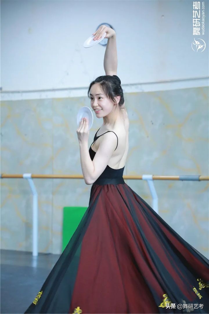 只有内心强大了才能冲破一切阻碍,只有自己内心强大才能不被伤害