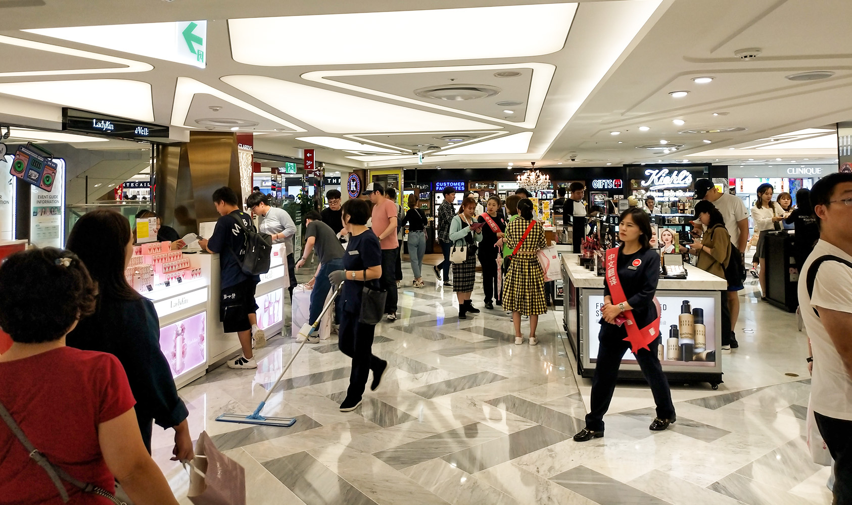 首尔明洞乐天酒店自由行热门攻略,首尔旅游必去购物点