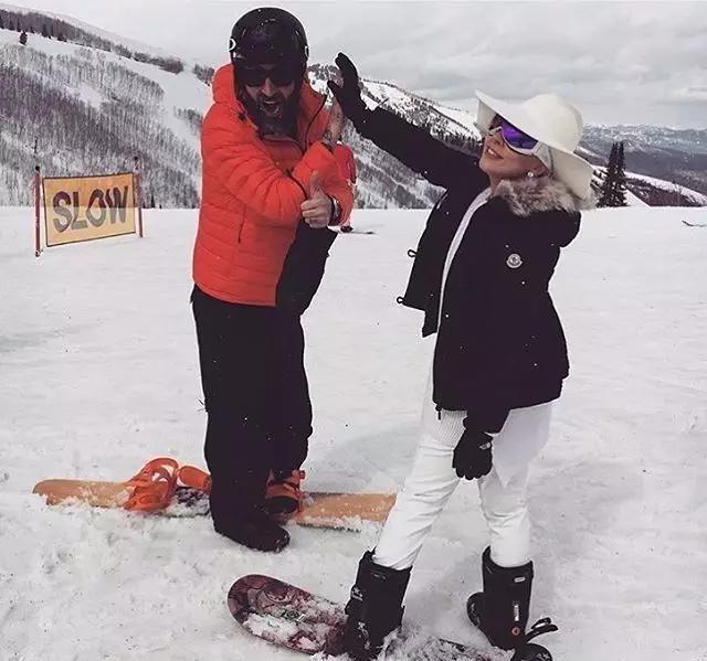 法国羽绒服品牌moncler,moncler盟可睐镂空羽绒