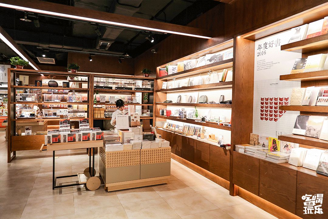 收藏!本期我们精选长沙14家宝藏书店推荐给你~