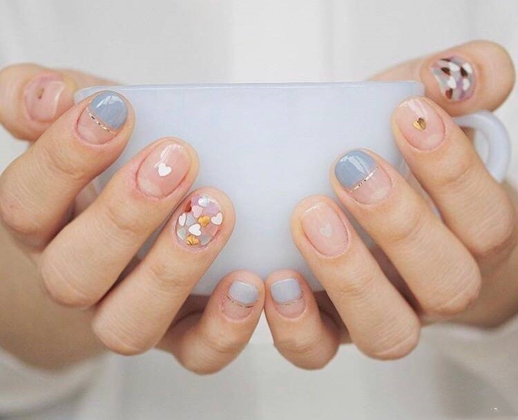 万能的亮片美甲不仅让你的指尖更出众,还会让你拥有好心情哦!