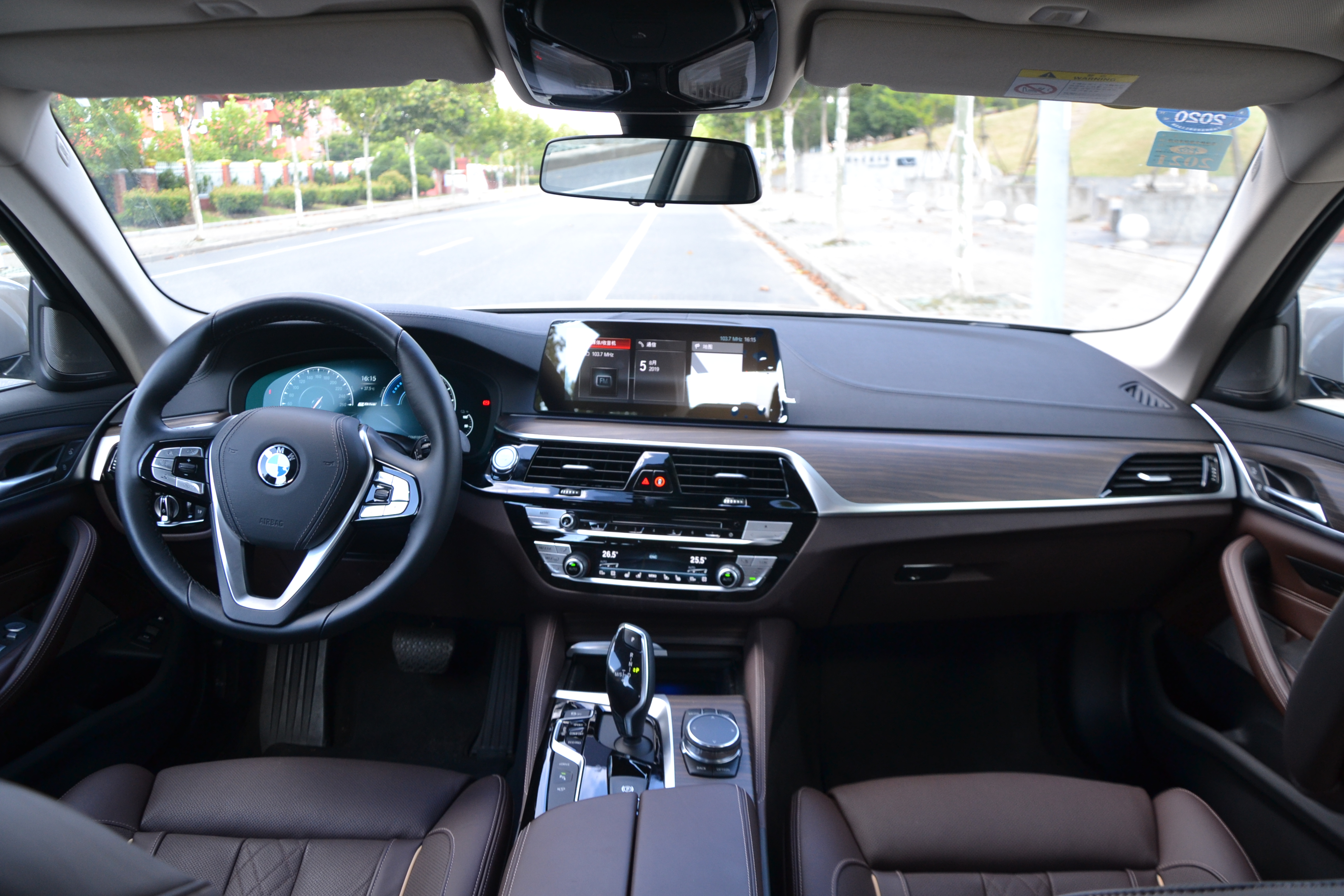 宝马530le混动可以边跑边充电吗,宝马530le新能源驾驶感受