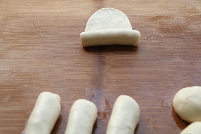 外皮酥软的绿豆饼怎么和面,绿豆饼圆的厚的外皮像炸过一样