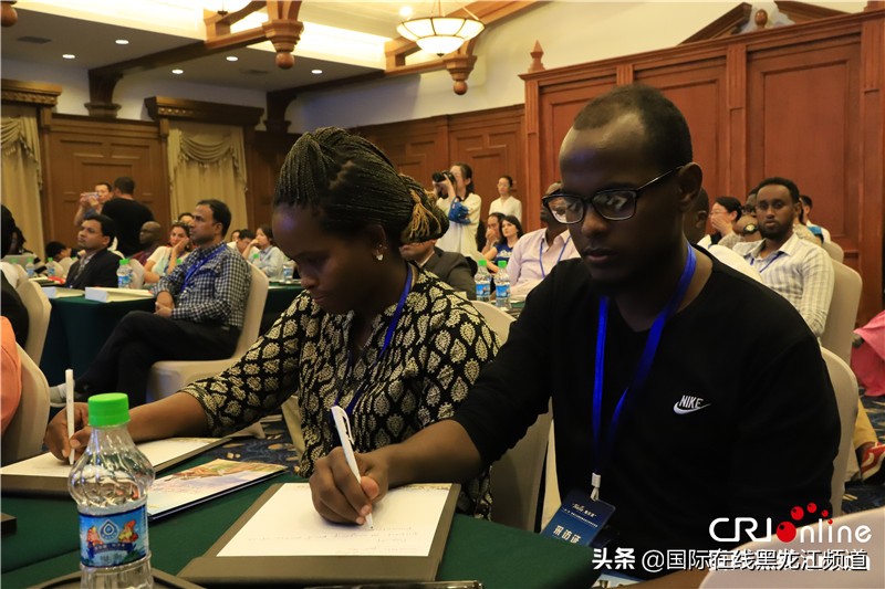 哈尔滨百年香坊点燃外媒激情跨越式发展奏响“香坊声音”