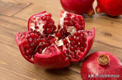 女人吃石榴籽的好处和坏处,睡前吃石榴的好处和坏处