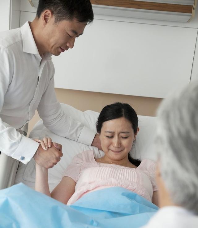 产妇生完孩子经常打屁怎么回事,产妇刚生孩子放屁声音很大