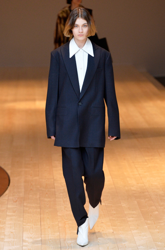 适合职场办公的服装,如何将工作服穿出时尚风