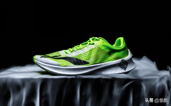 国产进阶跑鞋对比,国产顶级跑鞋横评