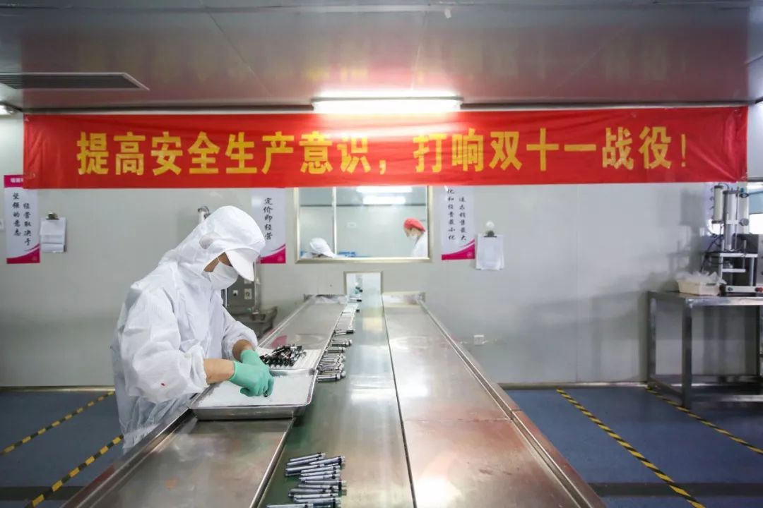 沃尔玛的供应商卖口红，一支仅售4块9，怎样才能不亏本？