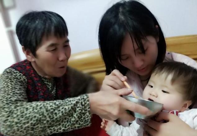 孩子老是和奶奶亲该怎么教育,孩子长大了就一定只会和奶奶亲吗