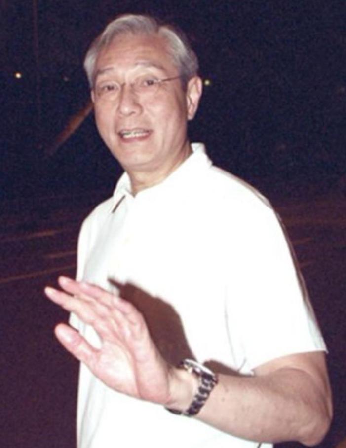 现在是章小蕙有钱还是钟镇涛有钱,钟镇涛和章小蕙到底欠多少钱