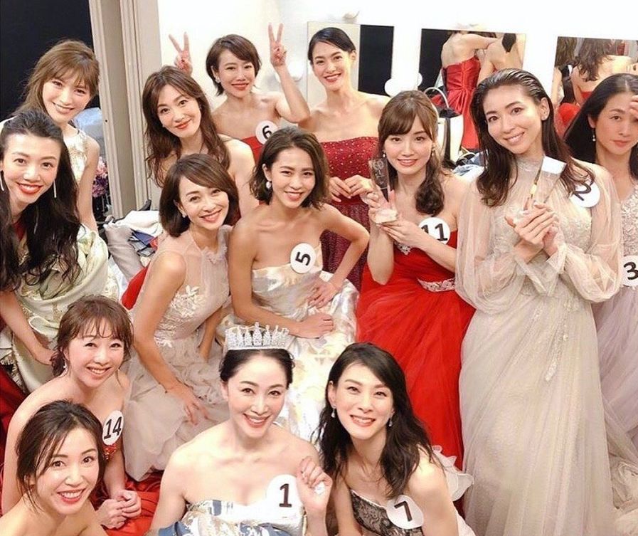 日本52岁美女夺选美大赛冠军,日本52岁妈妈选美冠军