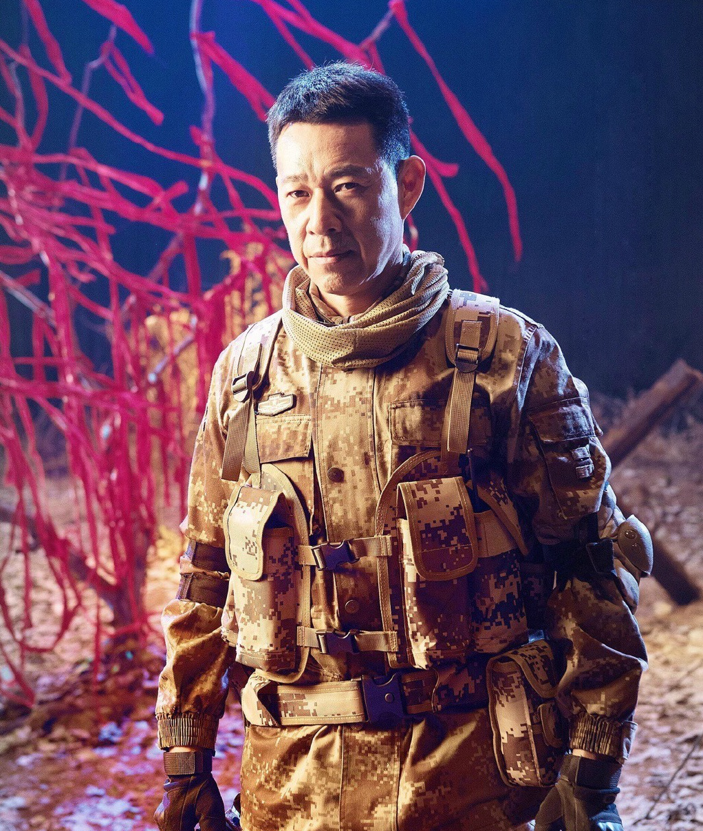 他是影帝，实力派演员，63岁越老越帅，与新妻的浪漫情史让人感佩