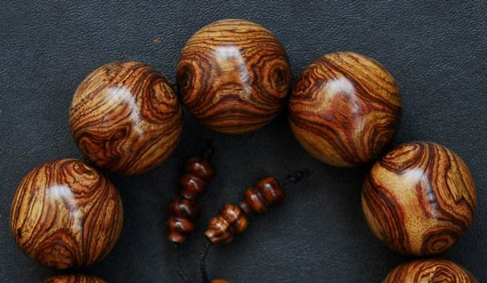 海南黄花梨如何判断价格高低的,海南黄花梨糠梨手串价格