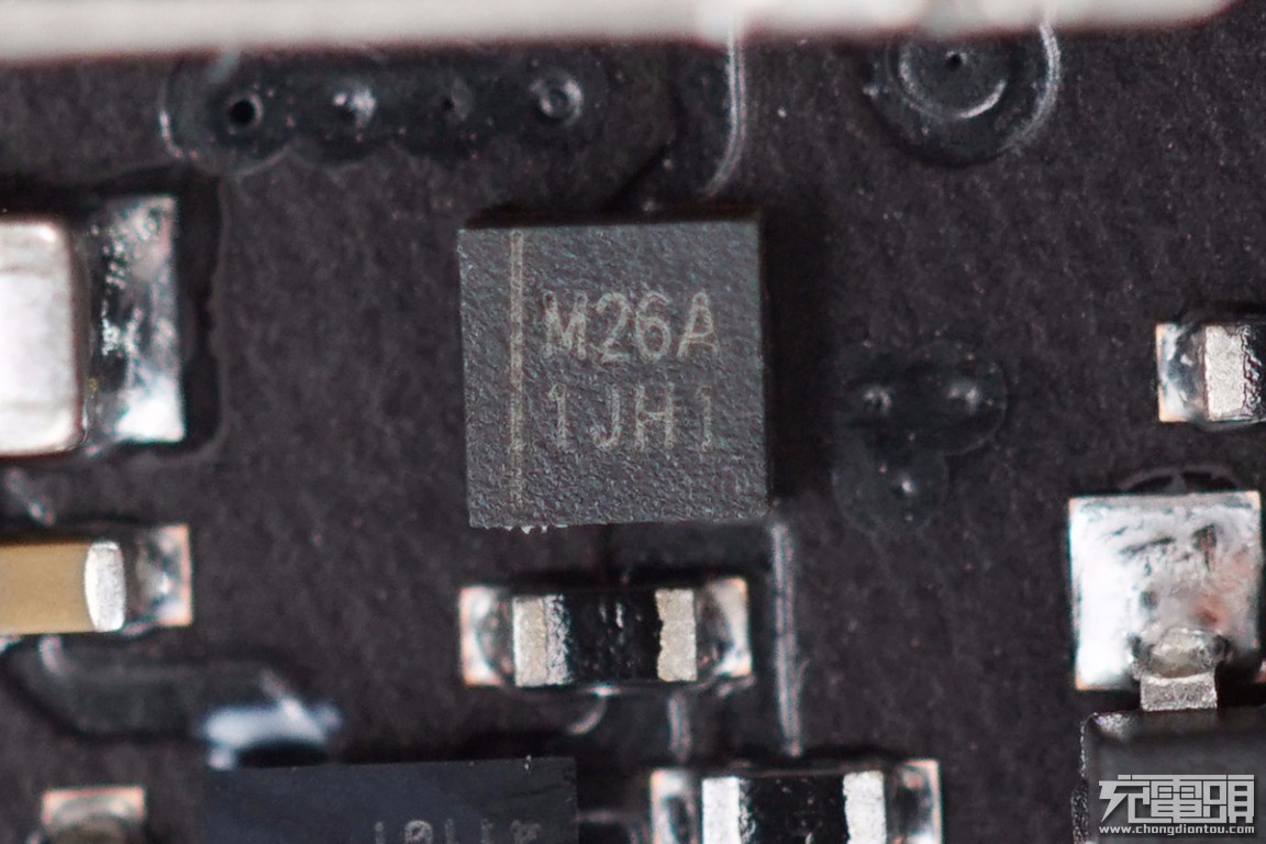 三星25w快充拆解视频,三星25w快充移动电源