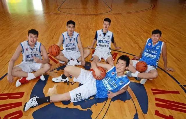 2米05中锋投三分,2米控卫技巧