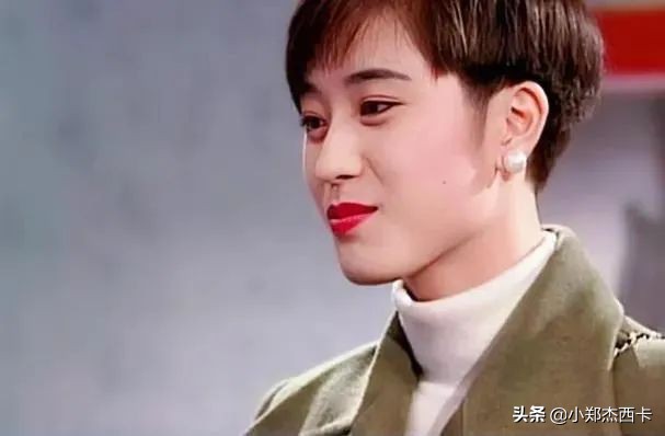 大湾区王菲出场谢霆锋表现,大湾区晚会谢霆锋王菲同台了吗