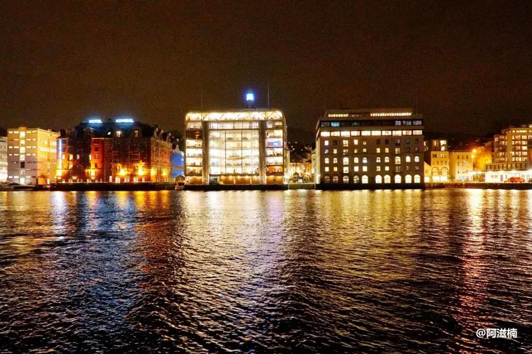 为了吃世界上最好吃的青花鱼，我飞去了挪威，光是捕捞船价值4亿