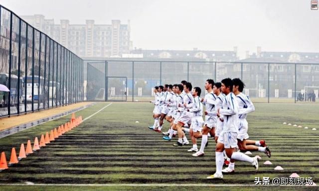 被佩雷拉誉为天上掉下的”神将，上港的6边形战士，体能全国NO.1