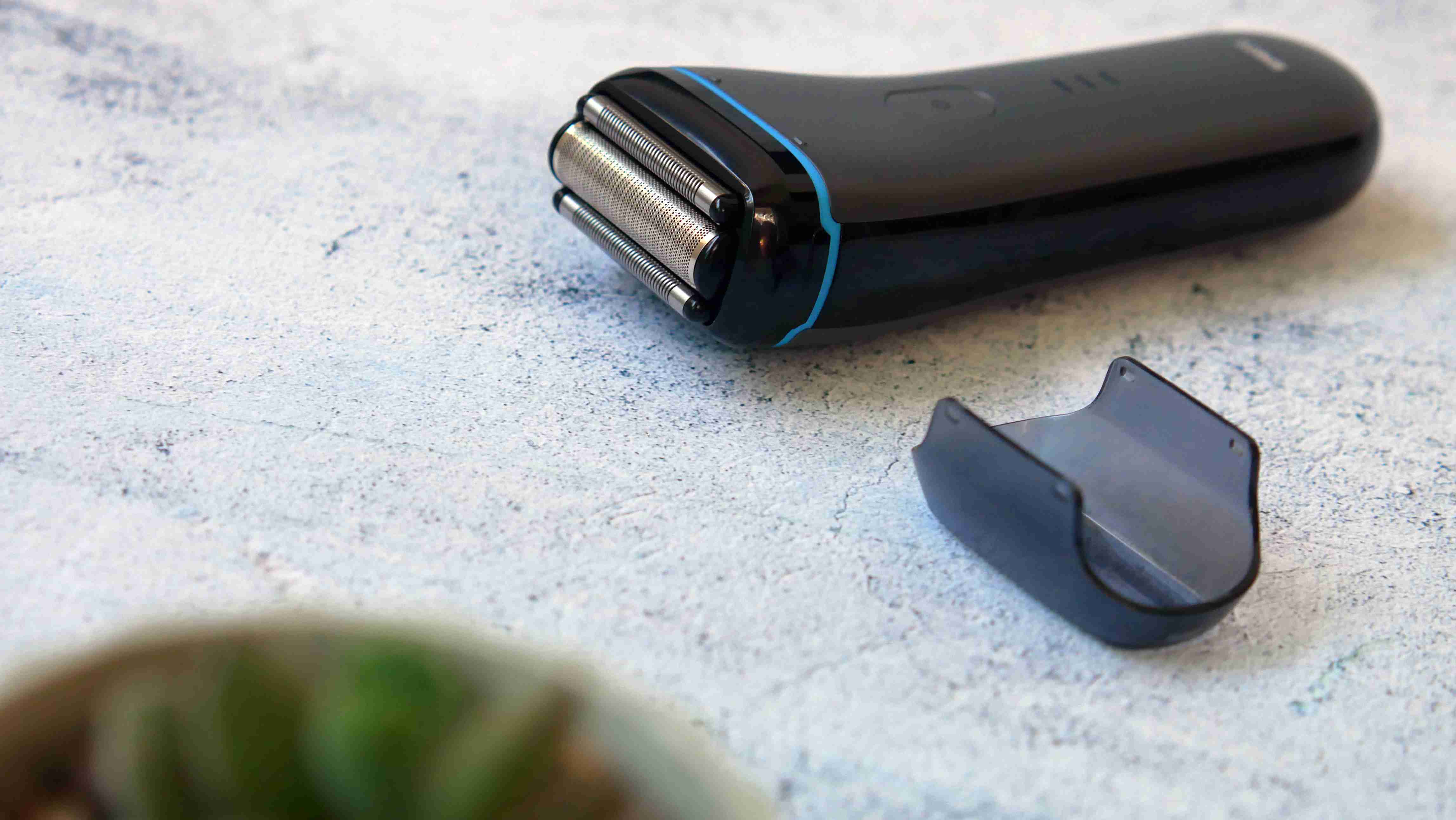 国产剃须刀终于有个能打的了，博朗松下措手不及