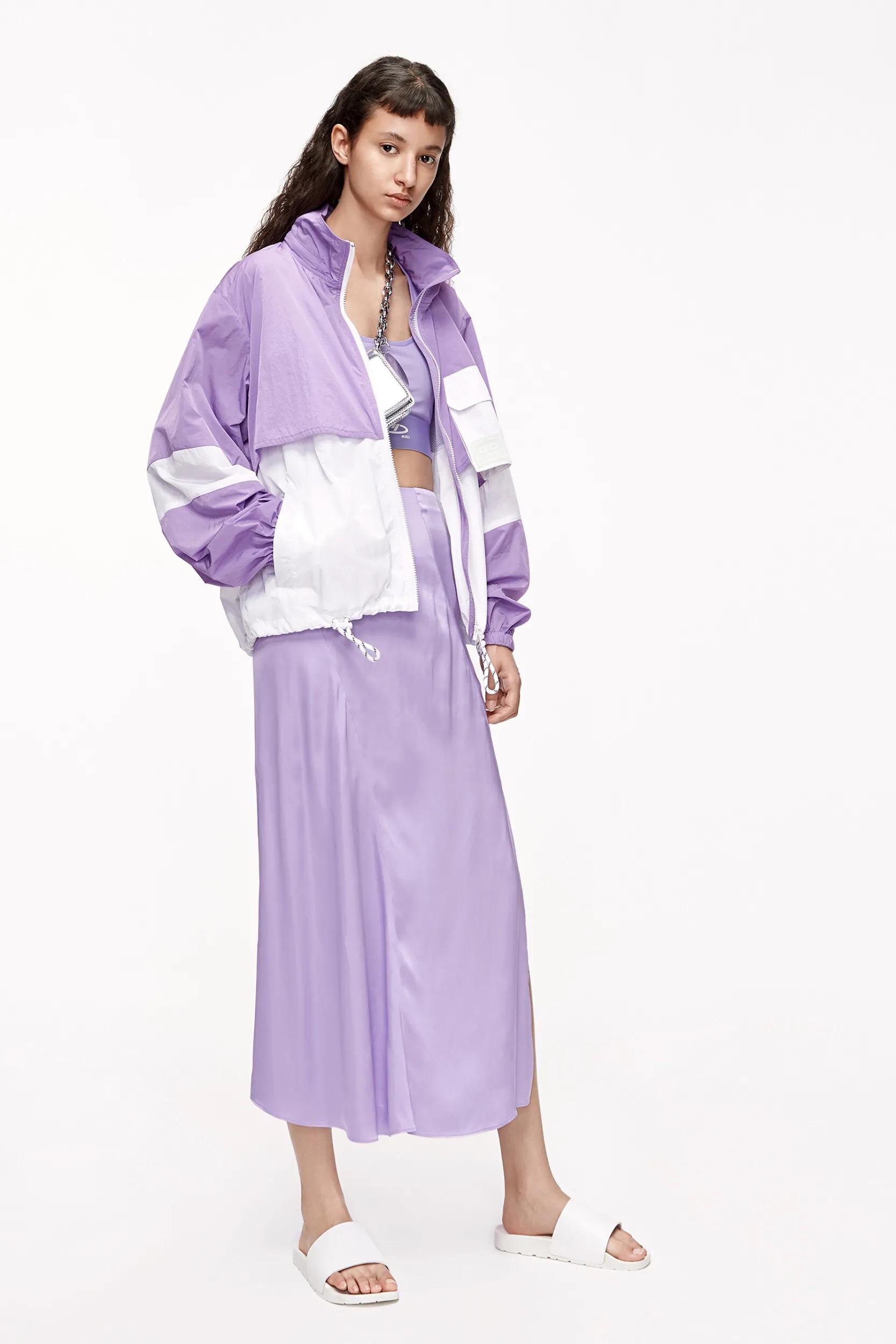 杨幂mo&co黑西装,看杨幂携moco一起玩转潮搭