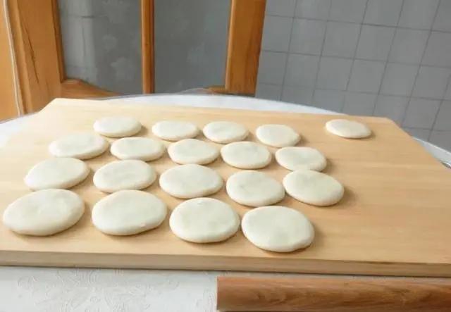 乌鲁木齐板栗酥饼,酥饼板栗馅绿豆馅