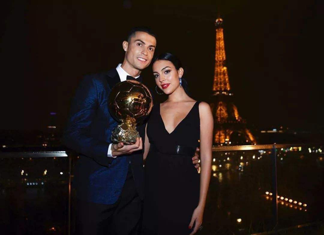 情人节快乐！世界足坛绝代双骄的爱情故事