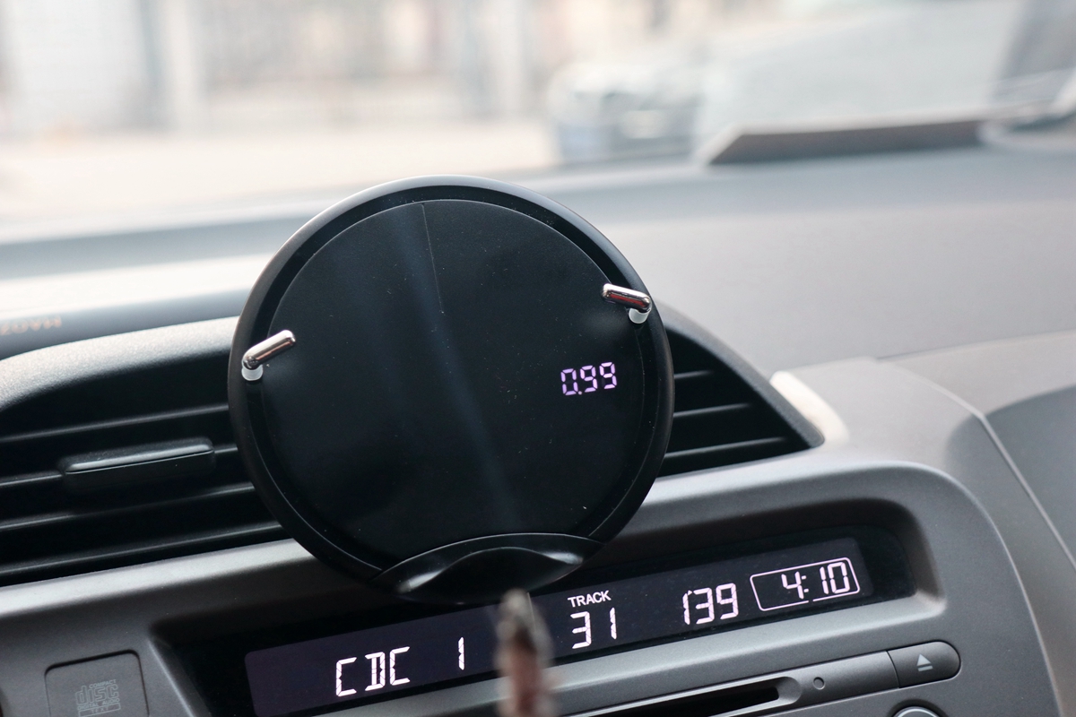 可以监测空气质量的车载快充，麦泡MIPOWPOWERCLIPAD评测