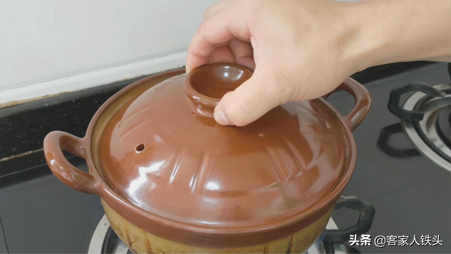 鲍鱼怎样做吃好?加半只鸡教你广式吃法,营养好吃,一锅汁都吃光