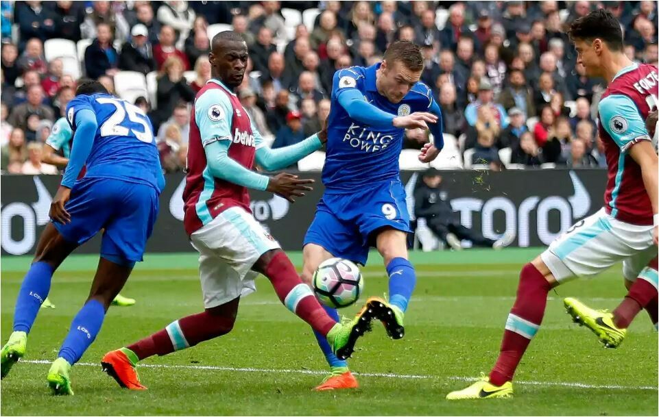 12月2日竞彩足球半全场推荐,今日足球竞彩2串1实单推荐