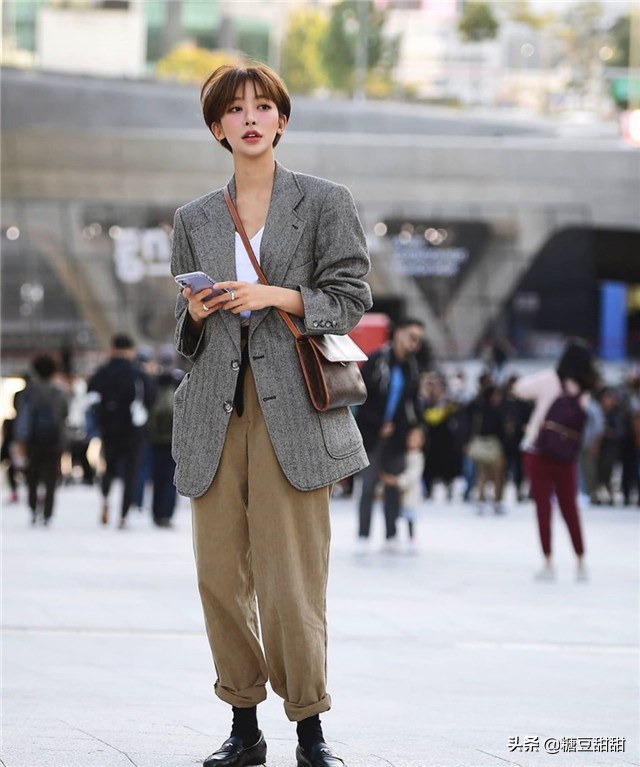 韩国女人穿衣街拍,韩国街拍秋季女生穿搭潮
