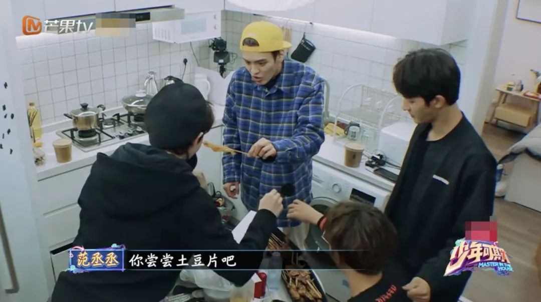 郑秀文在香港和王菲谁更火,郑秀文和王菲谁的地位高