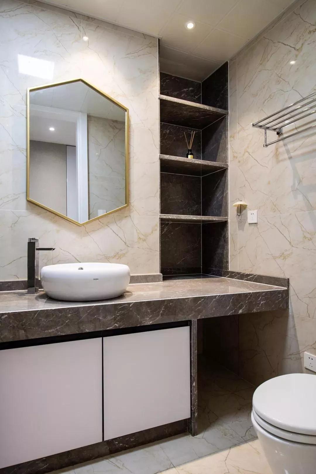 浅色中式电视柜一体背景墙,简单便宜的中式风格的电视墙