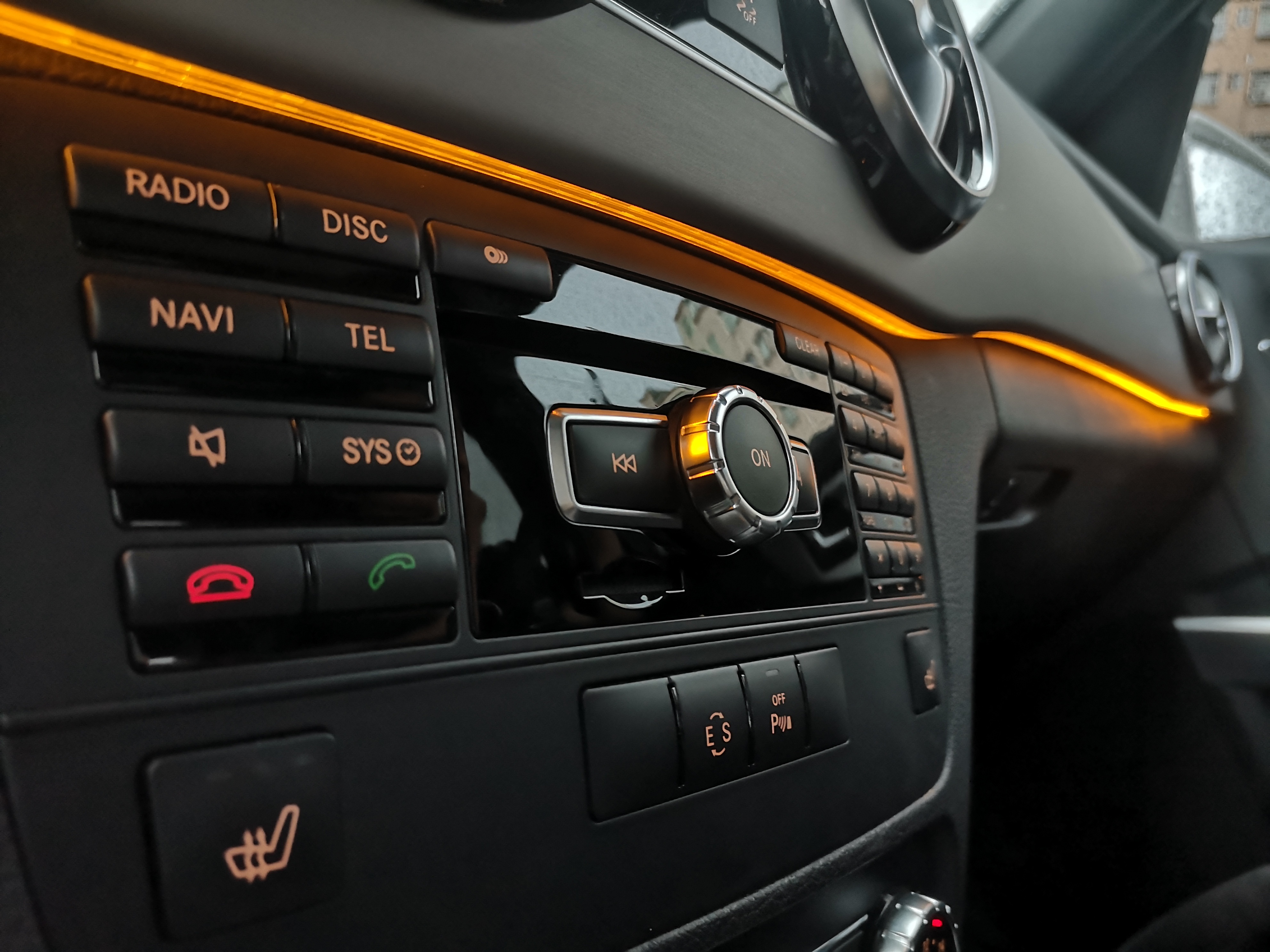 奔驰glk300音响系统升级,15款奔驰glk300无损升级音响