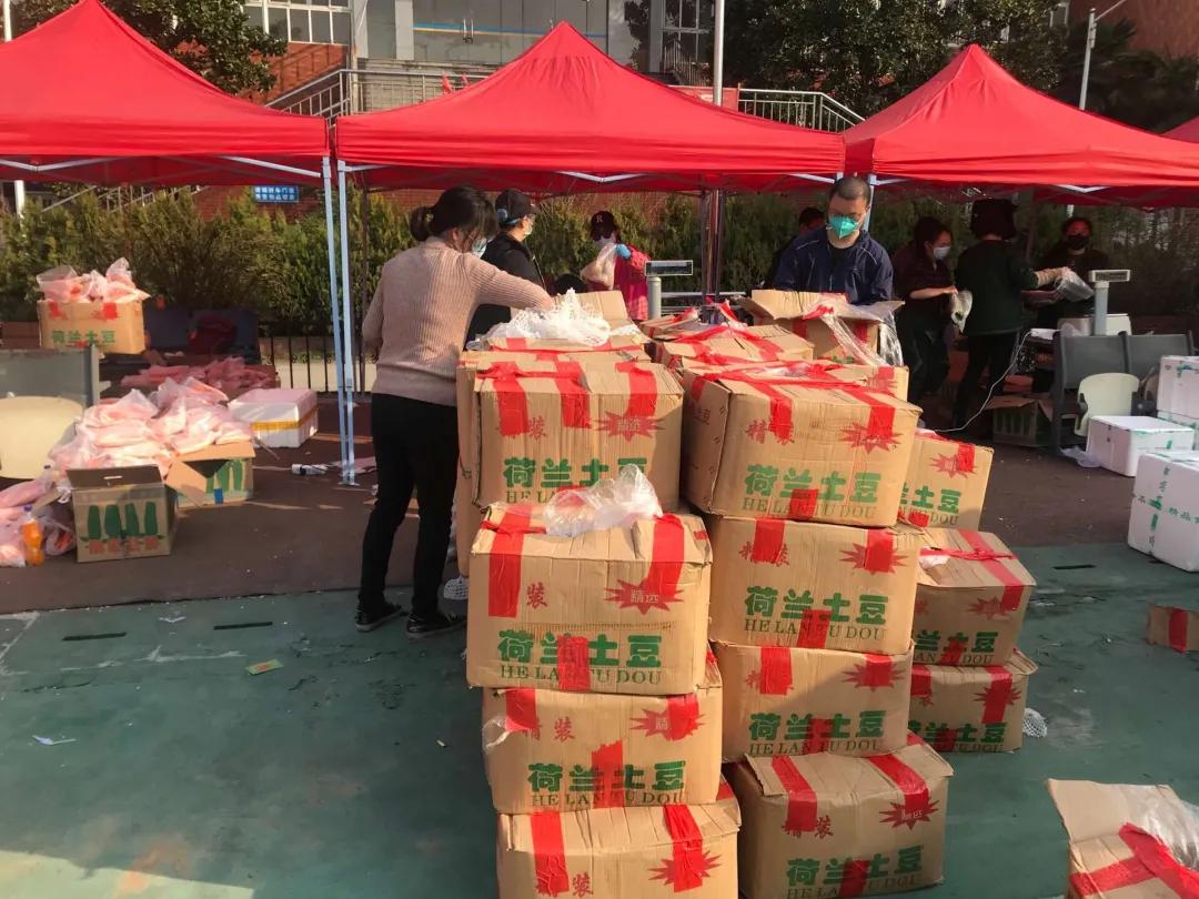 现在,武汉的商超都在这样卖菜