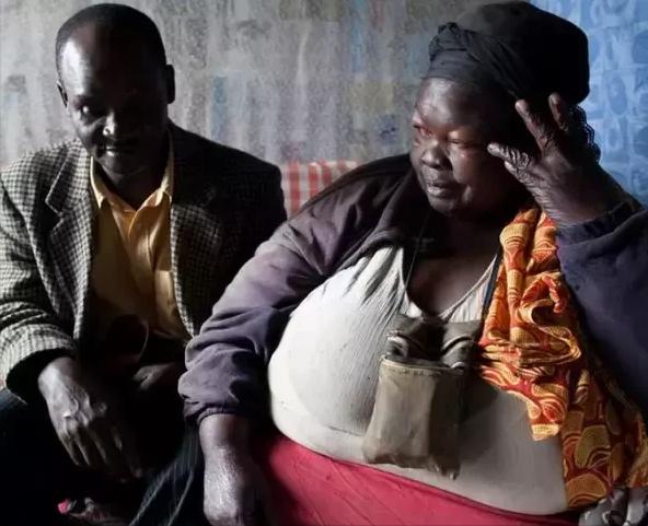 非洲部落“第一美女”，体重超过300斤，丈夫寸步不离怕被抢