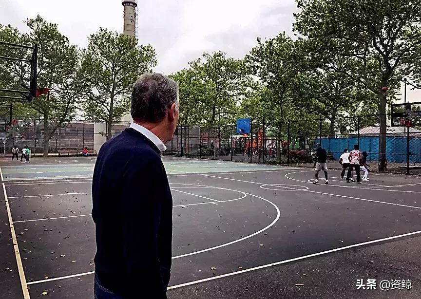 星巴克创始人舒尔茨励志视频,星巴克创始人谈创业