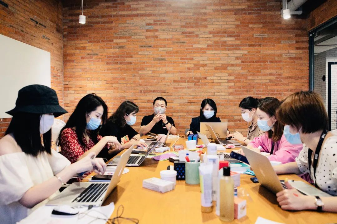 李佳琦团队直播调研,李佳琦直播团队选品