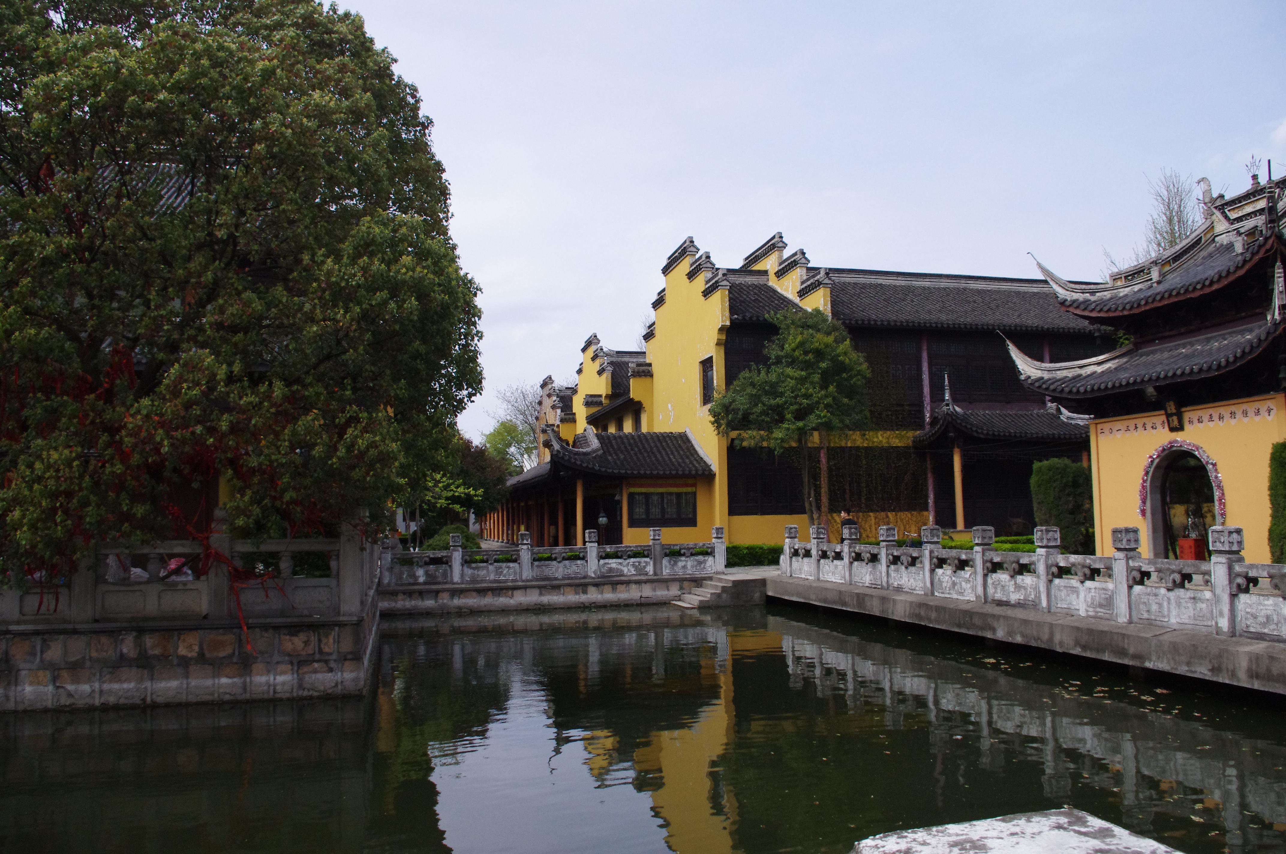 周庄古镇免费进入攻略,周庄古镇门票免费时间