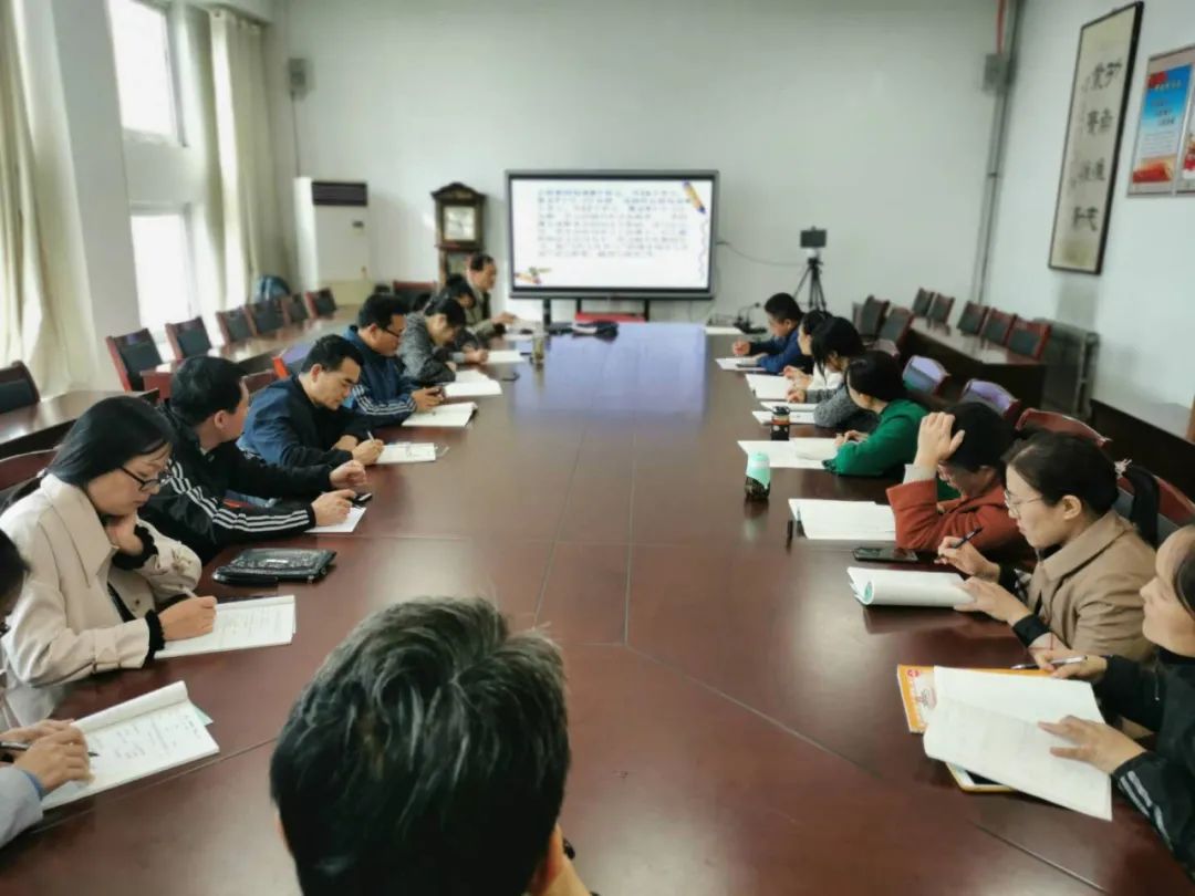 岱岳教体：共克时艰爱满人间，众志成城奋勇前行--*安泰**第四中学