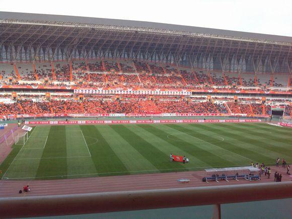 中超16强主场场馆,球迷观看中超比赛