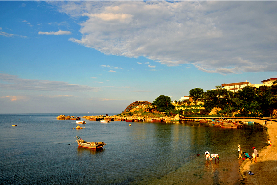 海边城市哪个适合定居,值得去旅游的海边推荐