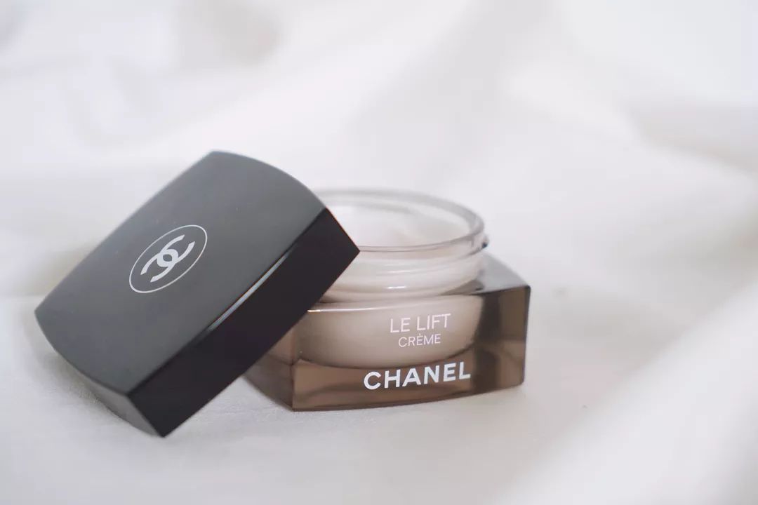 保湿滋润效果好的秋冬季面霜,这个秋冬让肌肤喝饱水