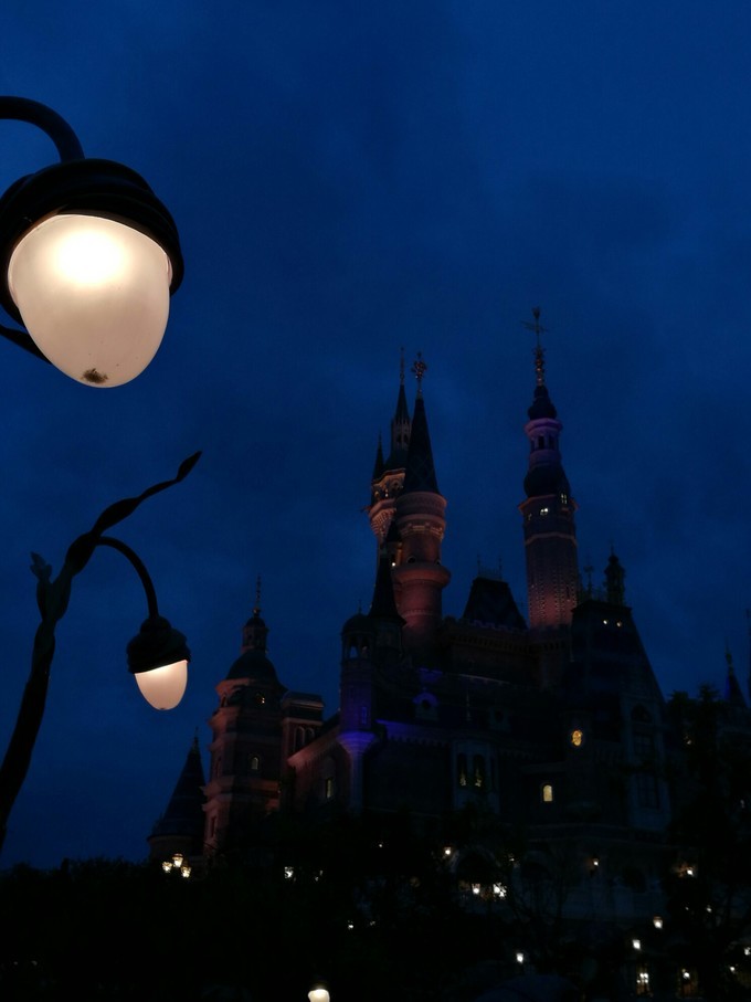 迪士尼秋日巡游完整版,平价版迪士尼游玩攻略