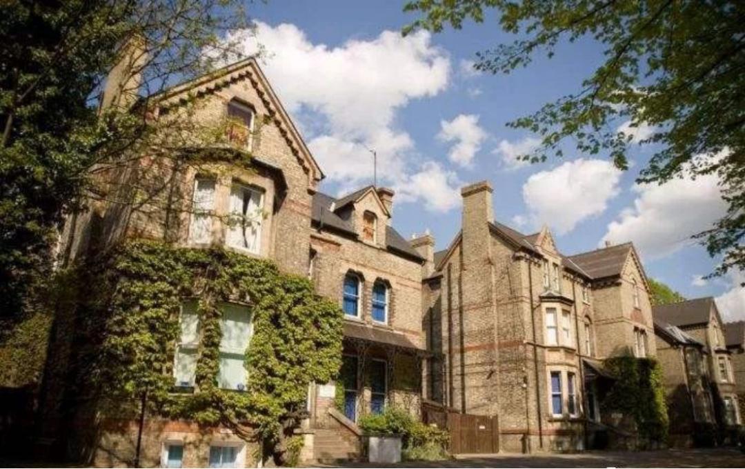 英国国王学院小学,英国国王学校分校