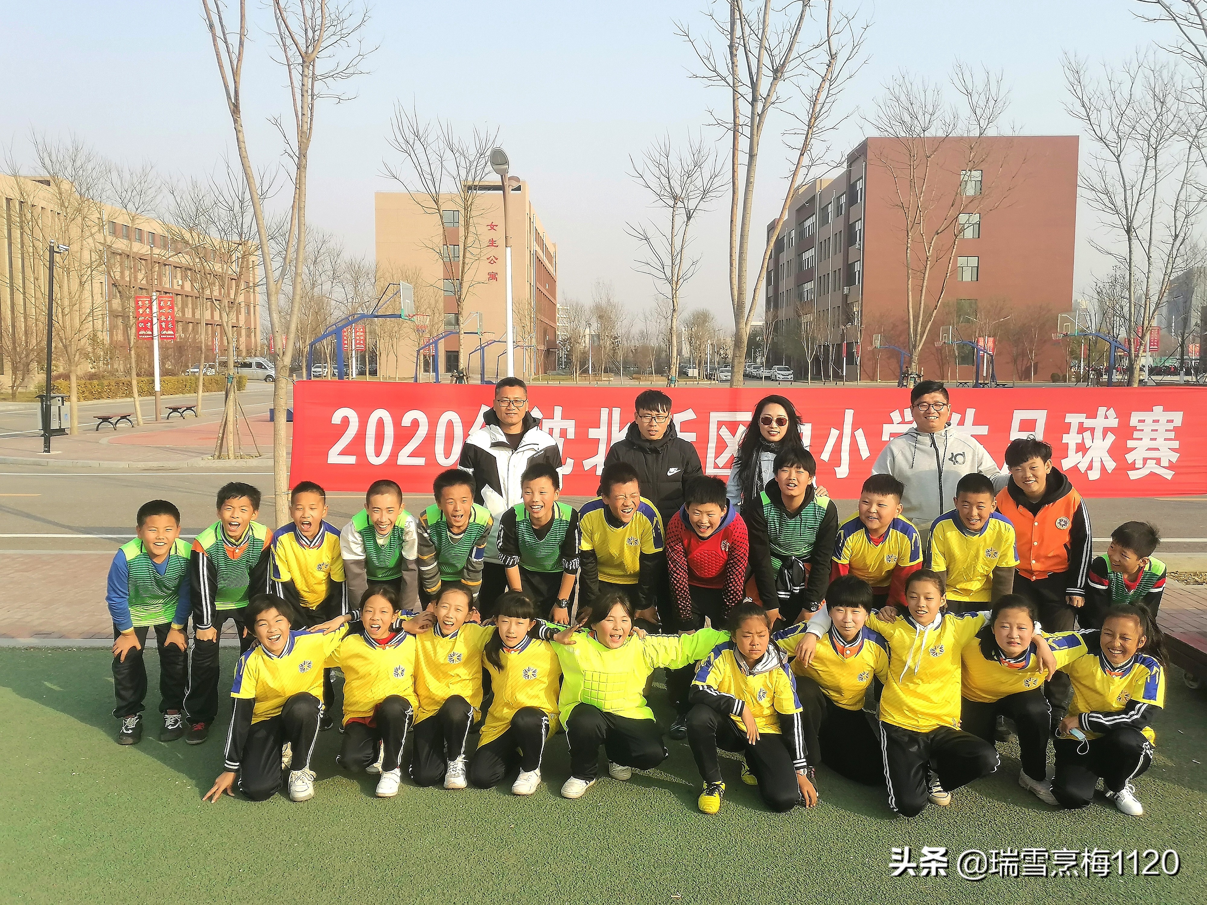 喜报校园足球冠军,小学足球比赛第一名喜报